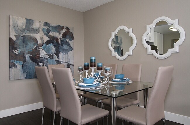 Photo du bâtiment - Lougheed Village - Willow Lake