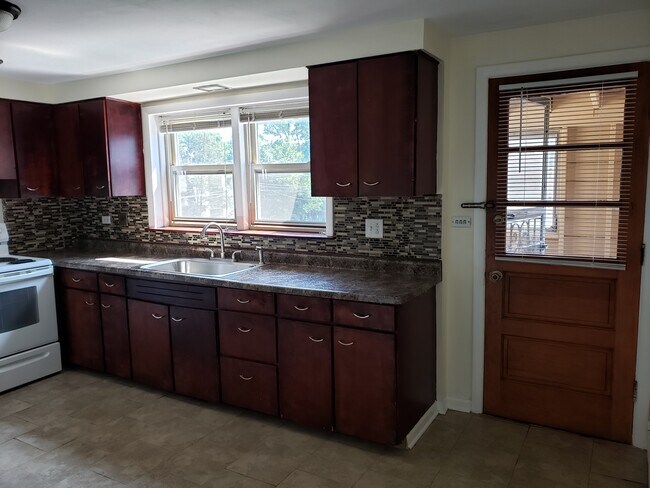 kitchen1 - 5201 N Washtenaw Ave