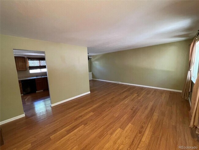 Foto del edificio - 6534 Zinnia St