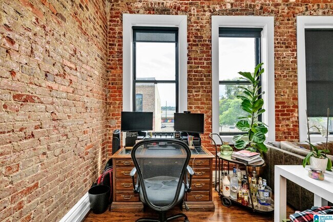 Foto del edificio - 2112 Morris Ave