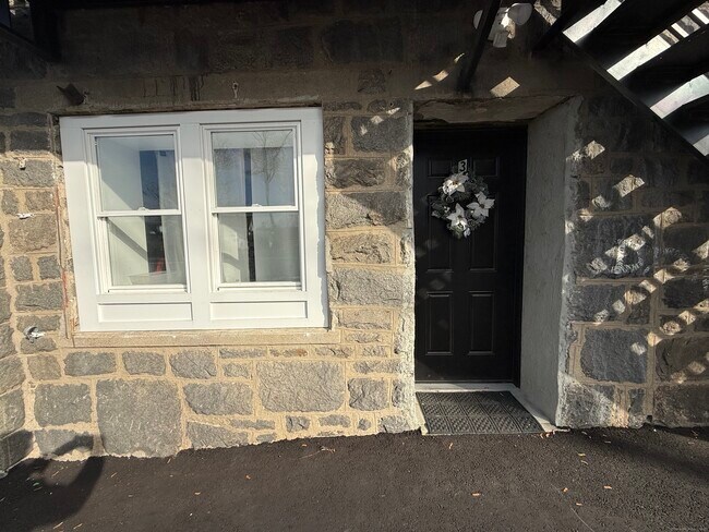 Building Photo - 213 Ely Ave