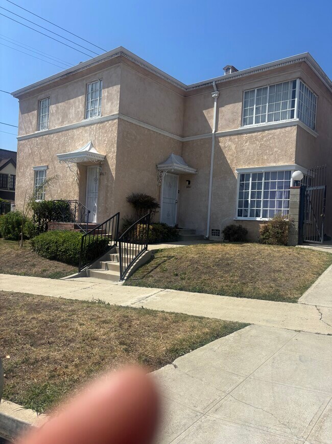 Foto del edificio - 4861 Dockweiler St