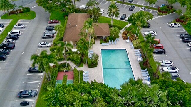 Foto del edificio - 2940 N Course Dr