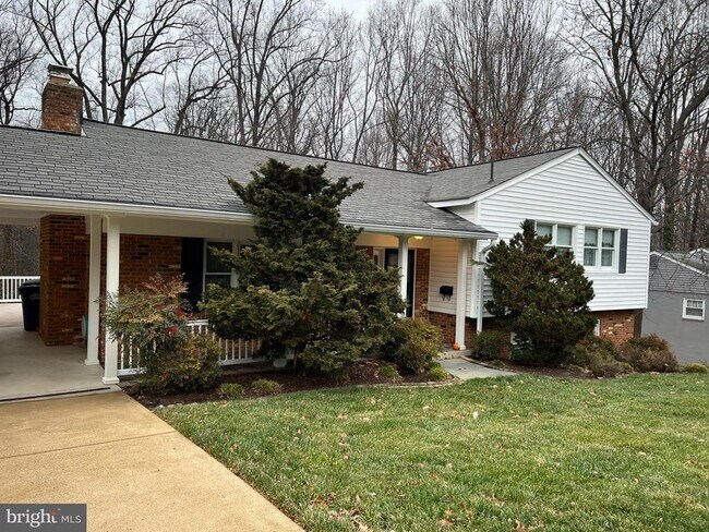 Foto del edificio - 6830 Pacific Ln