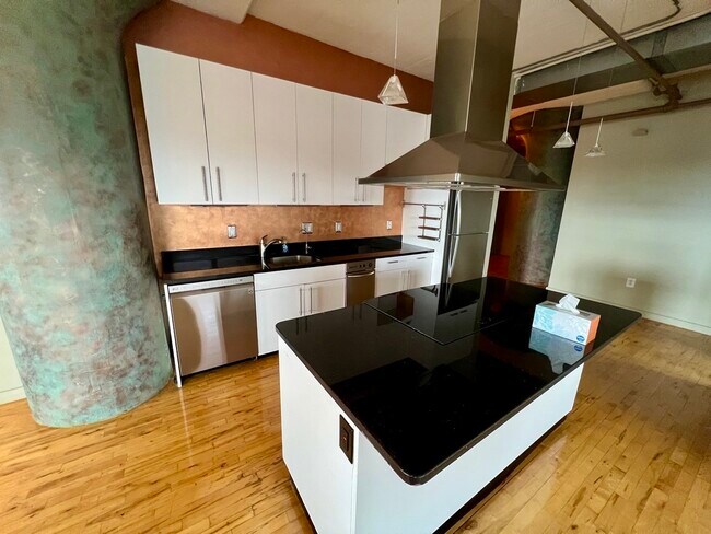COCINA - 210 Lincoln St