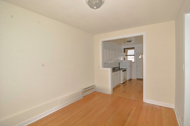 Foto del edificio - 815 W Waveland Ave