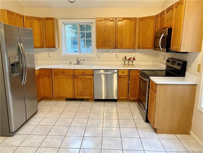 Building Photo - 34 Elderberry Ln