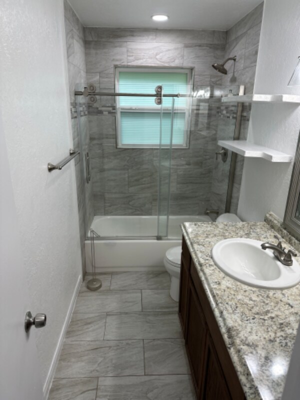 Foto del edificio - 6115 Standing Oaks Dr