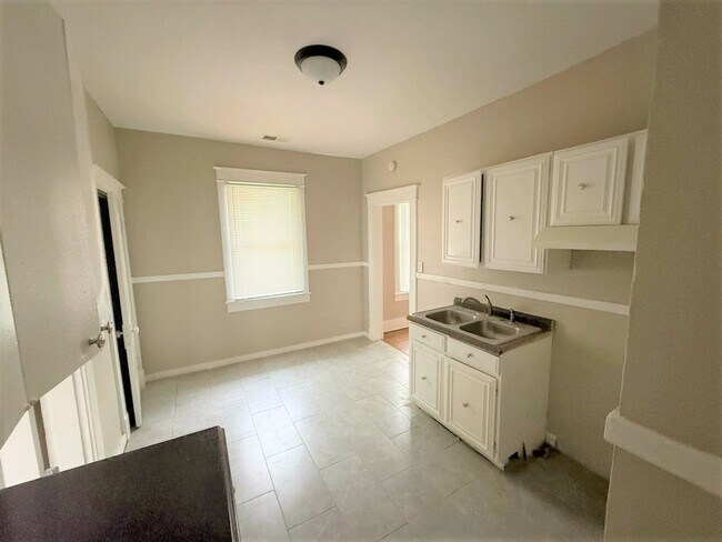 Foto del edificio - Bright & Cozy 2BR Home in East Memphis