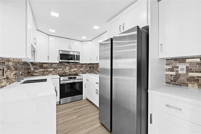 Foto del edificio - 16710 NE 9th Ave