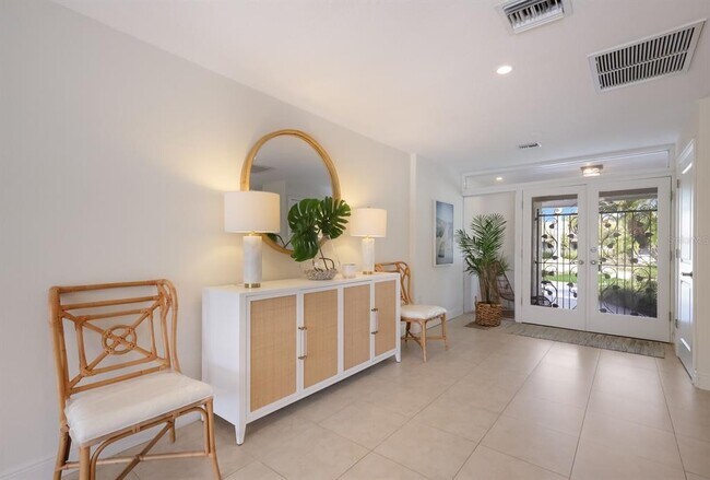 Building Photo - 567 Bird Key Dr