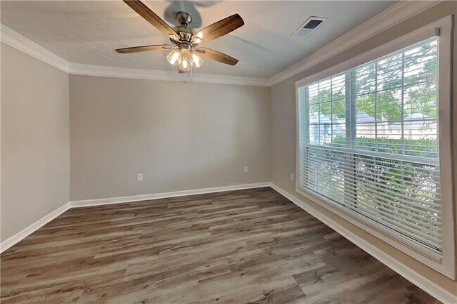 Foto del edificio - 1504 Farmlake Dr SE