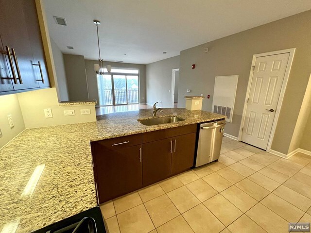 Foto del edificio - 3315 Riverview Ave
