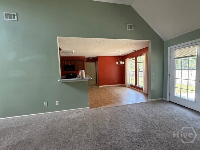 Building Photo - 138 Silverton Rd