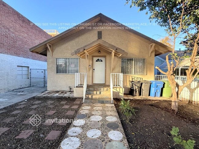 Building Photo - 1121 56th St