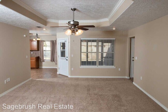 Building Photo - 3 br, 2 bath House - 1351 Oakwood Cr