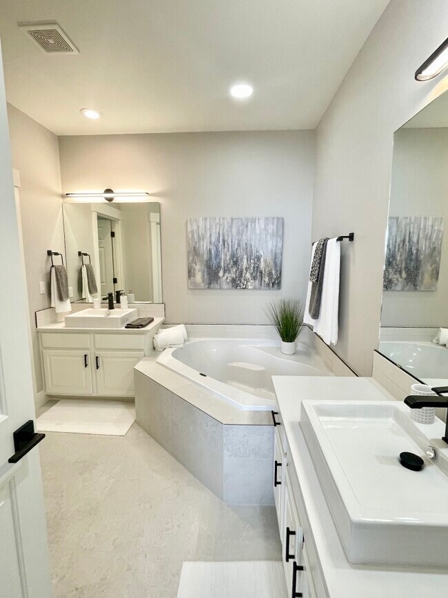 Building Photo - 19563 Simpson Ave