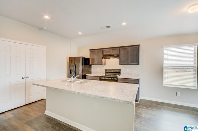 Building Photo - 960 Brookhaven Dr
