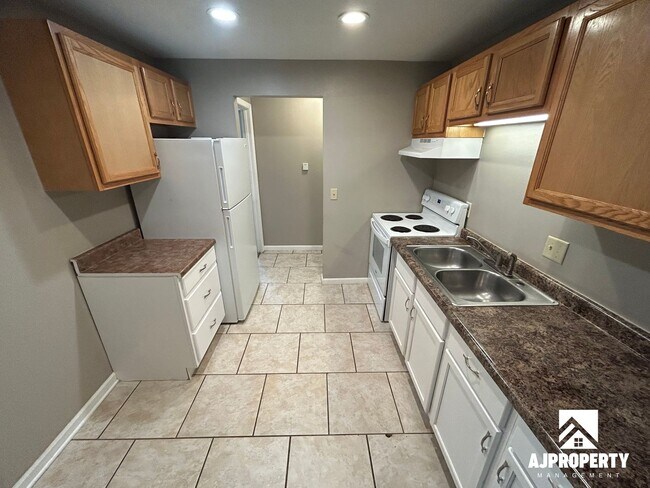 Foto del edificio - 3309 S Elmwood Ave