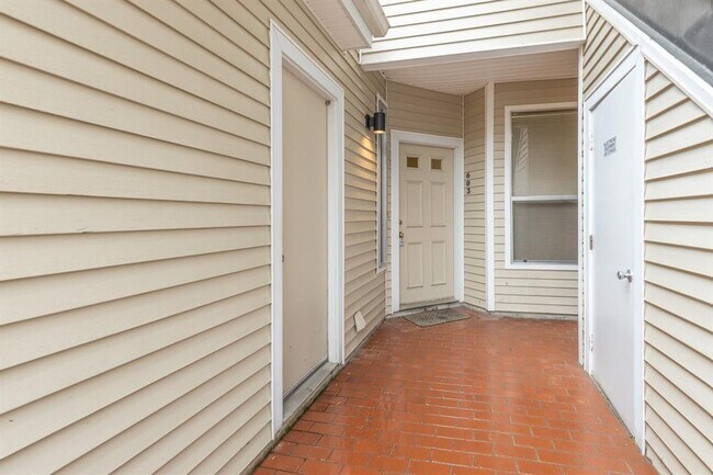 Building Photo - 3315 Golden Trails Dr