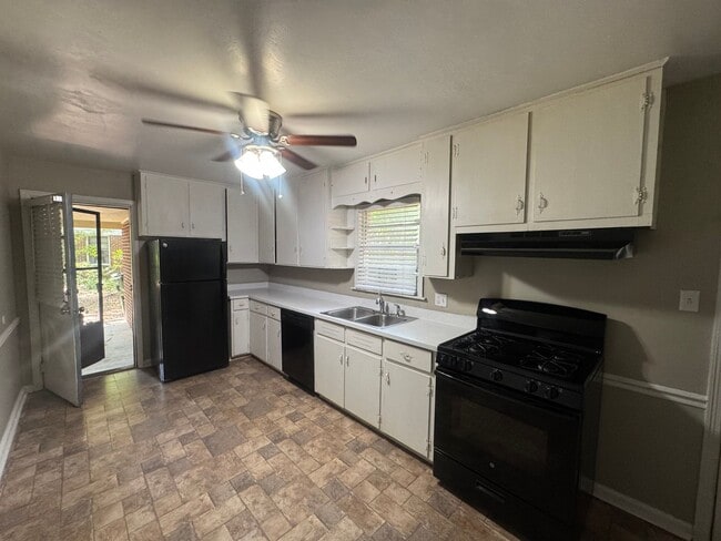 Foto del edificio - Brick One Level.