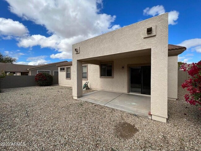 Foto del edificio - 6647 E Red Hawk St