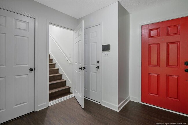 Foto del edificio - 255 Tidworth Ct