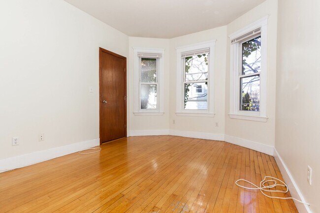 Building Photo - No Brokers Fee. No Security Deposit, Laund...