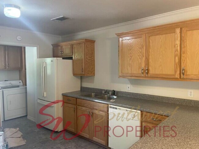 Foto del edificio - Excellent space with large bedrooms