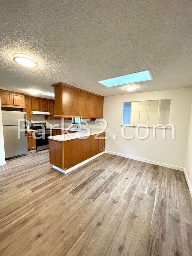 Foto del edificio - $500 Off First Full Month! -3 Bedroom Ramb...