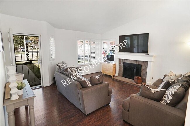 Building Photo - 3 Bedroom Single Story House For Rent in C...