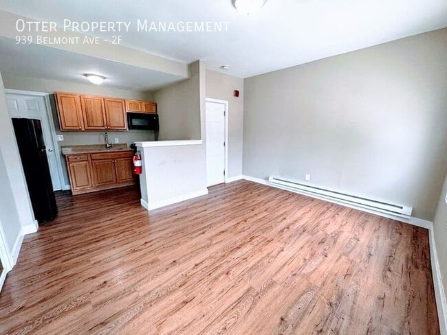 Building Photo - 939 Belmont Ave