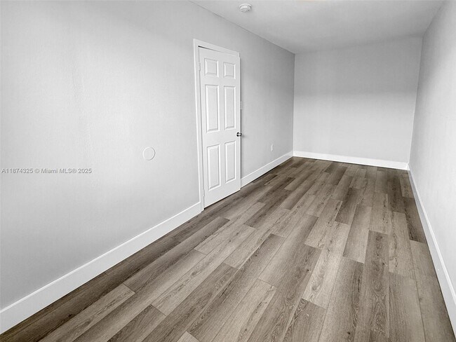 Foto del edificio - 6647 SW 59th Pl