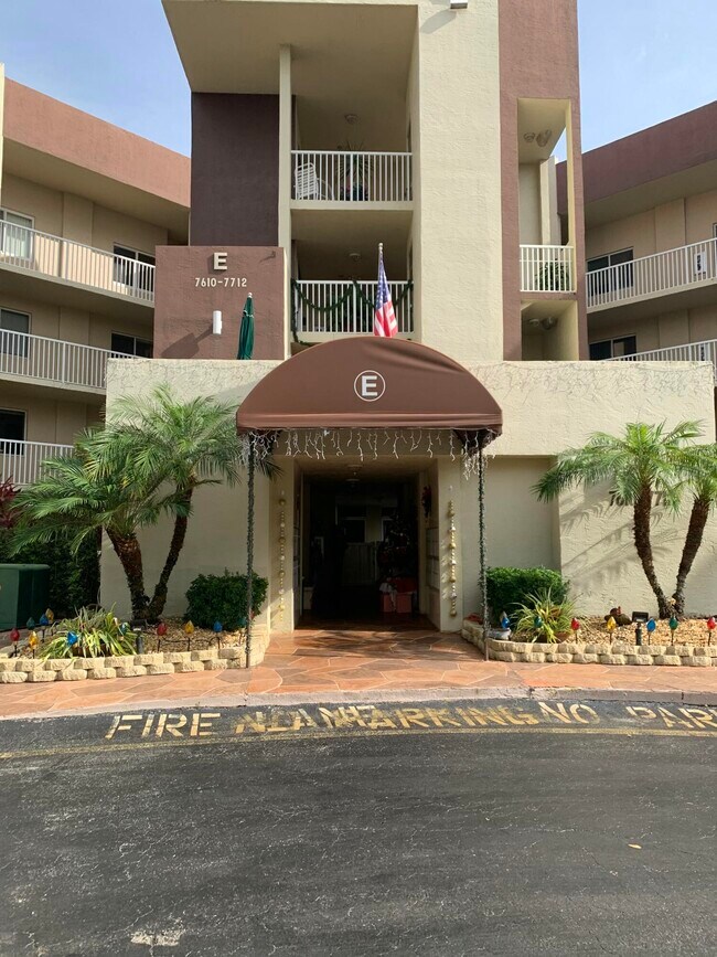 Foto del edificio - 7678 Trent Dr