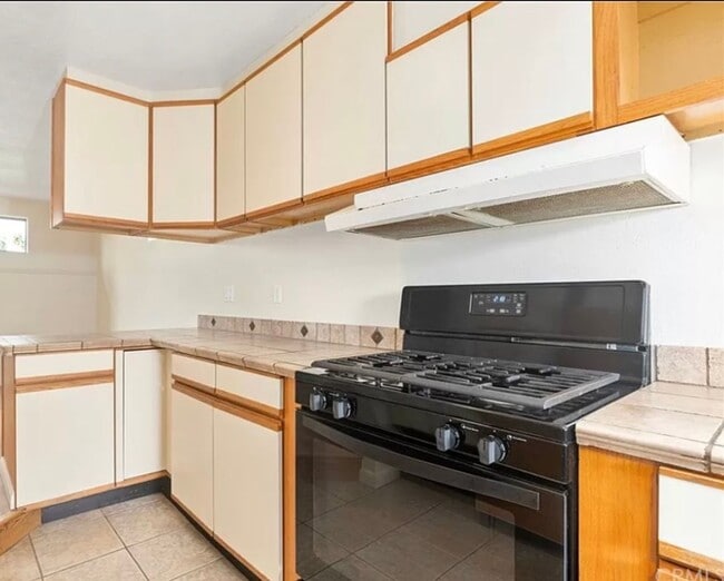 Building Photo - 461 Java St