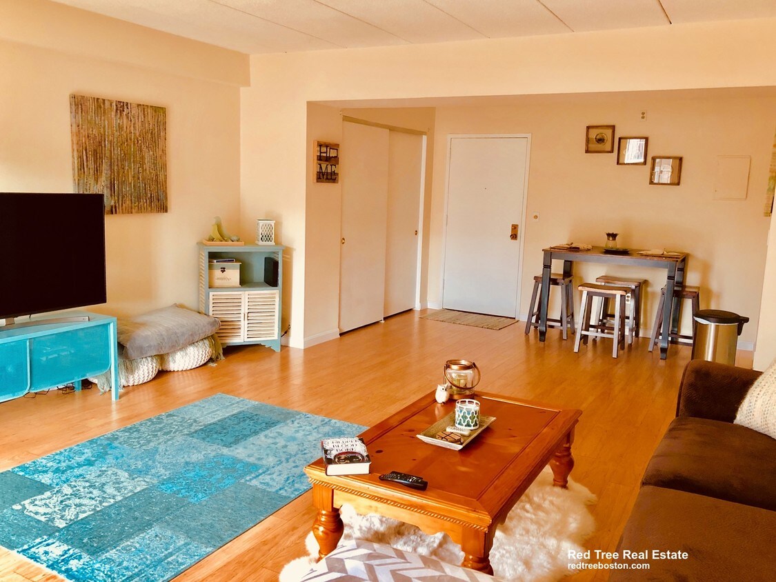 Foto principal - 135 Pleasant St