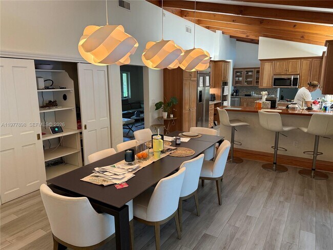 Foto del edificio - 6399 SW 100th St
