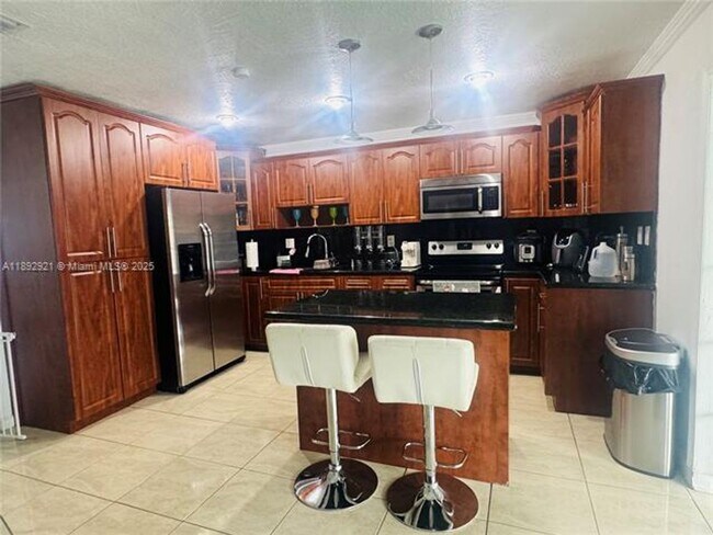 Foto del edificio - 4848 SW 135th Pl
