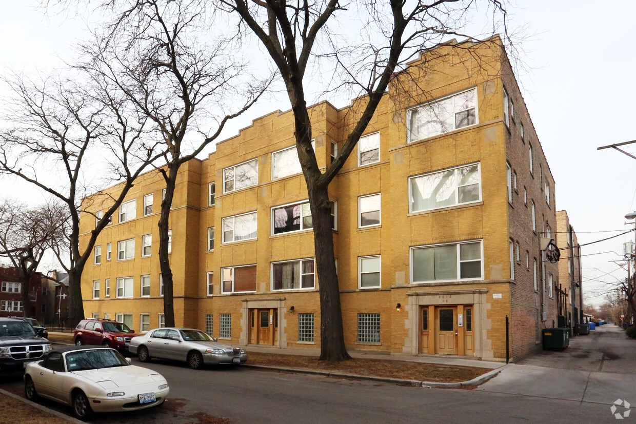 Building Photo - 4901-4909 N Avers Ave