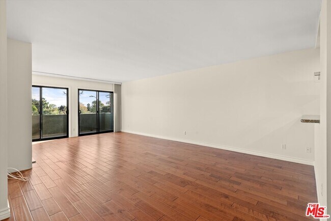 Foto del edificio - 16169 Sunset Blvd