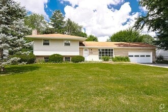 Building Photo - 3512 S Bainbridge Dr