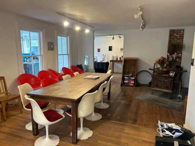 Foto del edificio - 19 Cary Rd