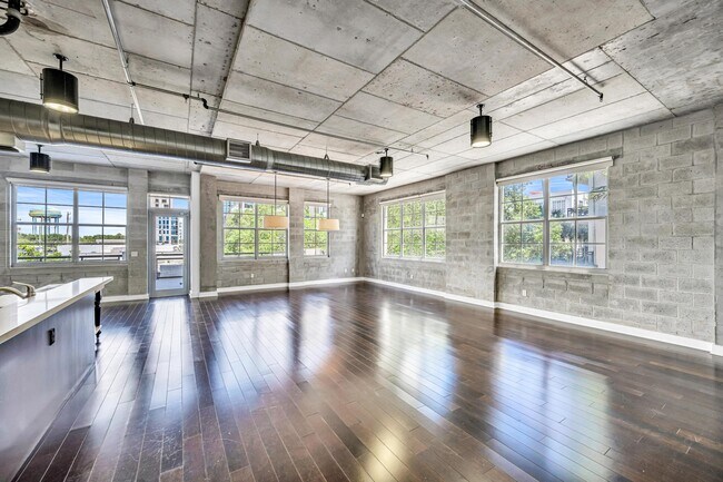 Foto del edificio - 411 NW 1st Ave