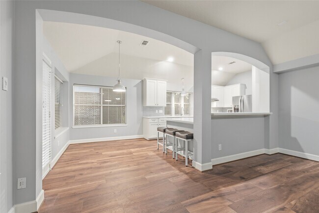 Foto del edificio - 16315 Madewood St