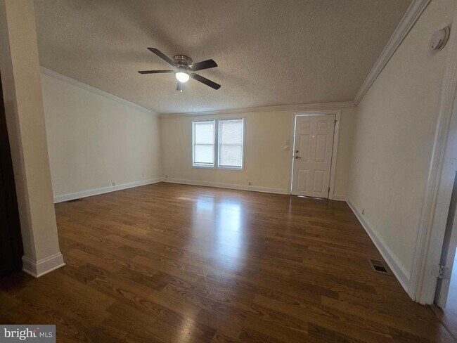 Foto del edificio - 103 Beth Pl