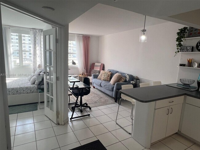 Building Photo - 100 Lincoln Rd