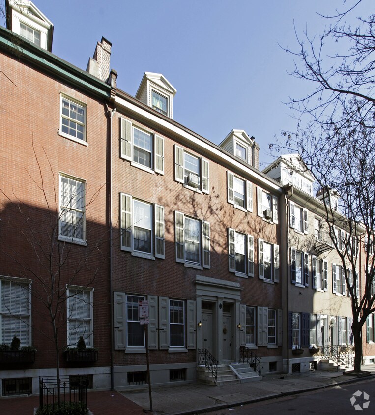 Building Photo - 907-909 Clinton St