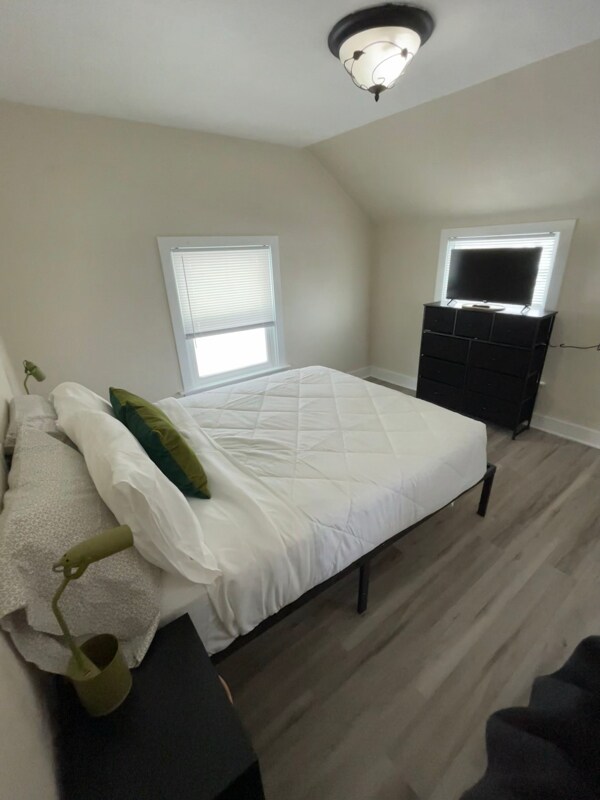 Foto del edificio - 105 Maple Ct