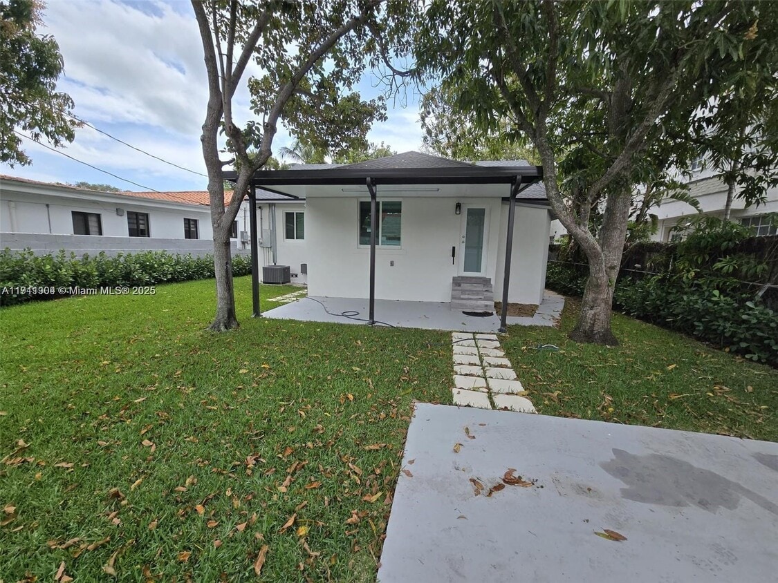 Foto del edificio - 1637 SW 17th St