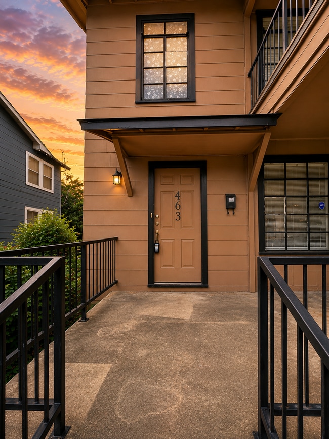 Building Photo - 463 Bryn Mawr Dr